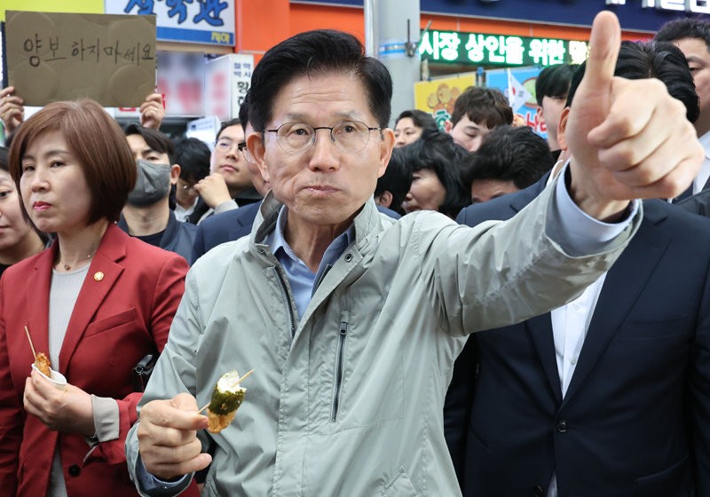 黨지도부, 단일화 찬반투표-전대 소집… 金 ‘비대위 해산권’ 거론