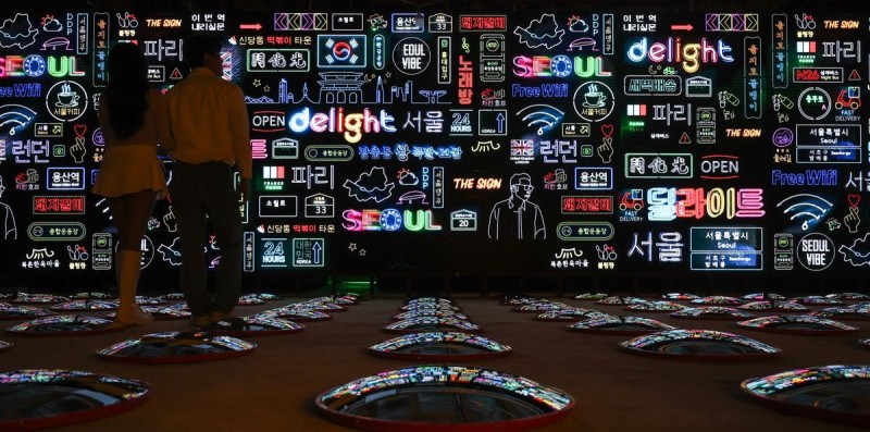 “간판 어우러져 미디어아트로”