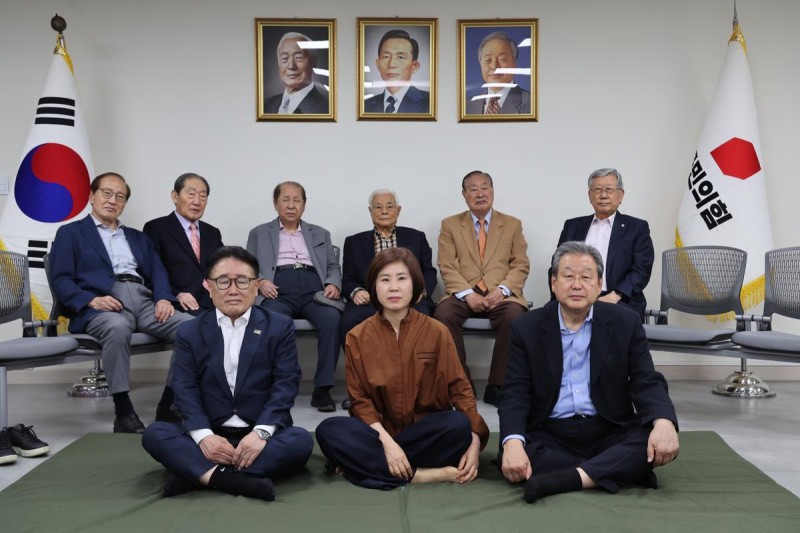 권성동-김무성 등 단식농성 “金 단일화 약속 지켜라”