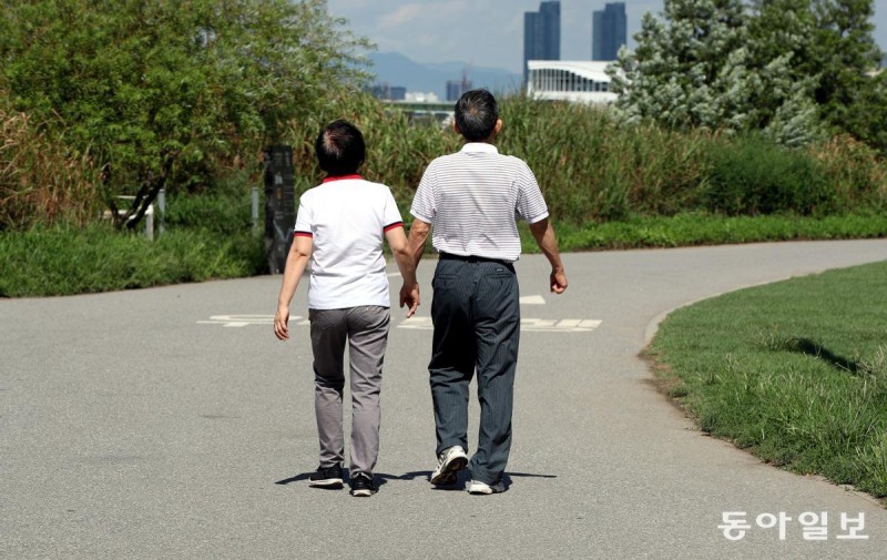‘노쇠’ 늦추려면… 고기-채소 편식 말고 계단 운동부터 시작