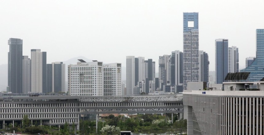 세종시 어진동 정부세종청사 주변에 아파트 단지가 들어서 있다.뉴스1&#160;
