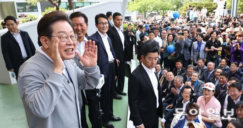 호남 찾은 이재명 “12월 3일 이겼고 지금도 내란과 싸워 이기는 중”
