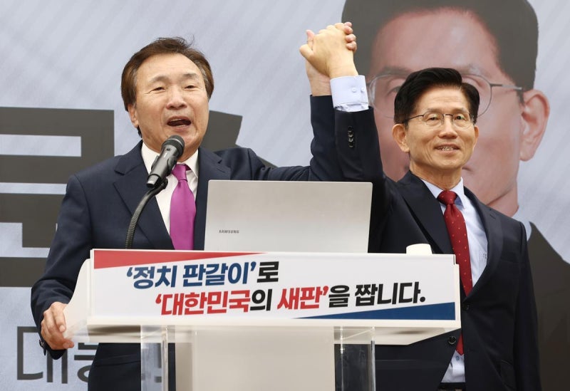 손학규, <b>김문수</b> <b>지지</b> 선언…“이재명 되면 민주주의 무너져”