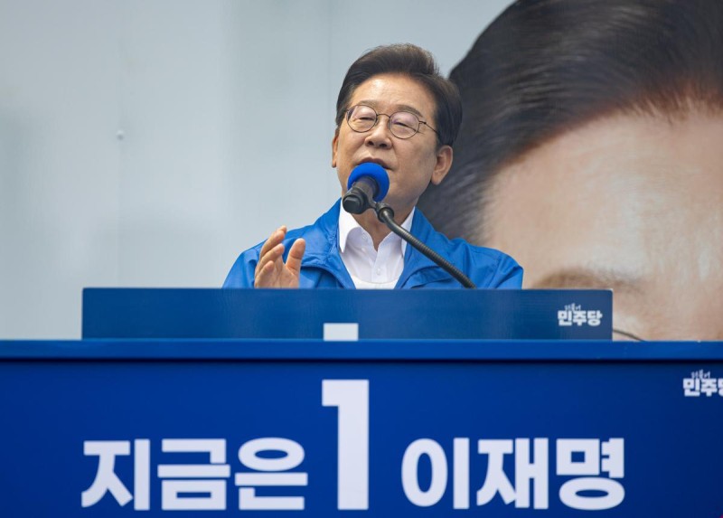 이재명, ‘<b>리박스쿨</b>’ 관련 “의혹 아니라 맞더라…<b>댓글</b> 조작은 <b>내란</b>”