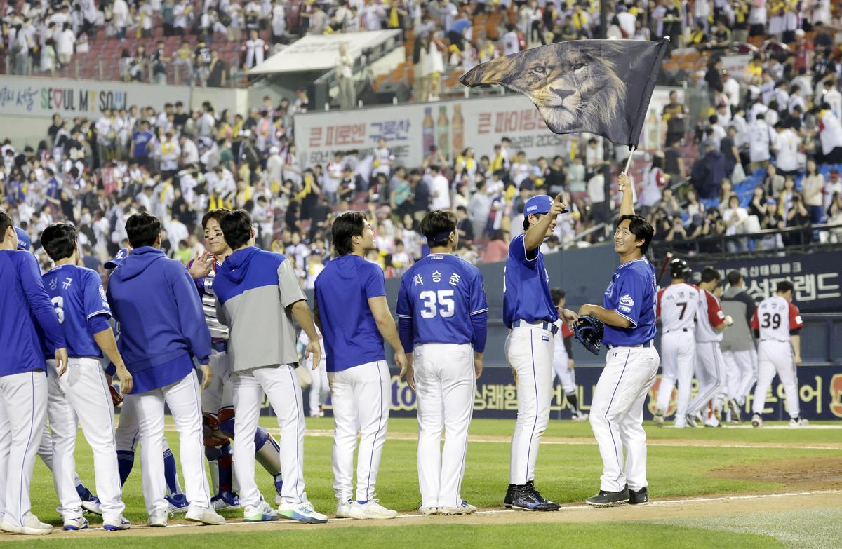 대타 김태훈 8회 역전 투런포…삼성, LG와의 <b>3연전 싹쓸이</b>하며 3649일만...