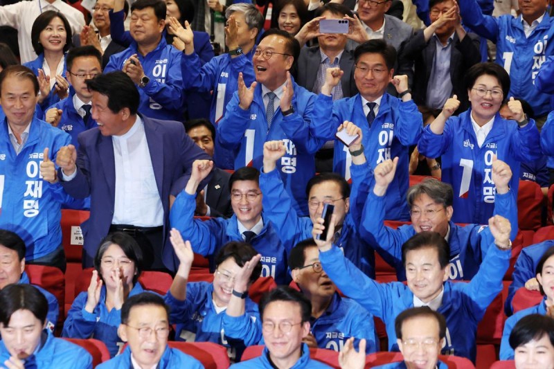 박찬대 “<b>국민</b>이 내란 정권에 <b>불호령</b>같은 <b>심판</b> 내려”