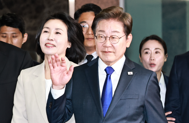<b>이재명</b> “우리 국민들의 위대한 결정에 경의”…<b>당선</b> 확실