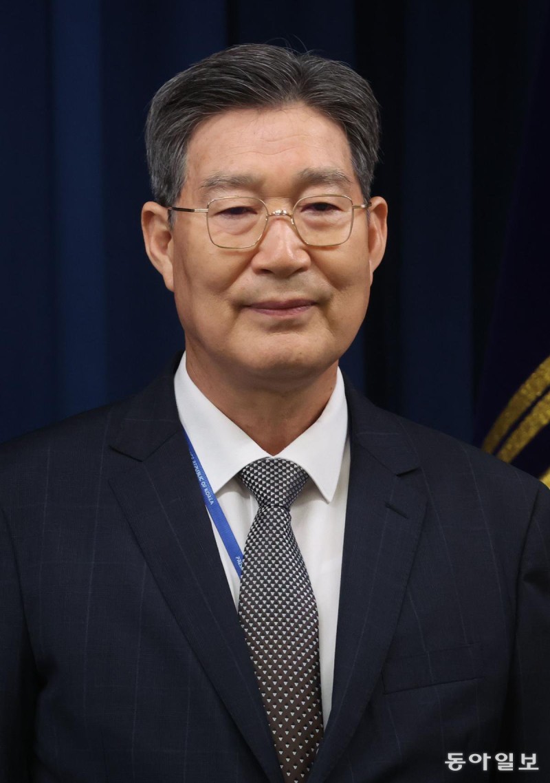 與<b>우려</b>에도 <b>오광수 민정수석 임명</b>…법무장관엔 非검찰 정치인 거론