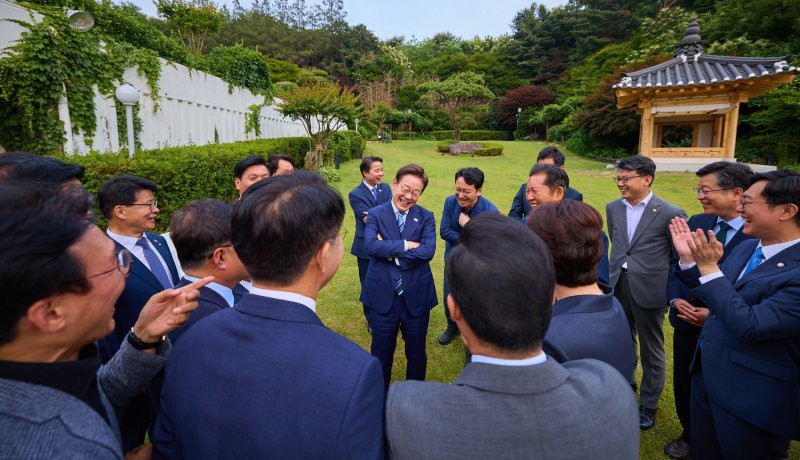 與지도부 첫만찬 李 “성과 없인 과정 무의미”