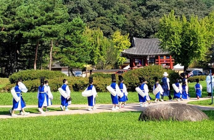 전통 유생복 입고 ‘에헴’… 선비축제 가볼까