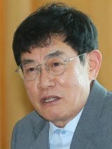 이경규 약물운전 혐의 조사… 李측 “공황장애 약 복용”