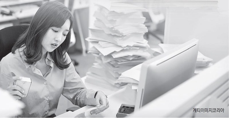 ‘주4.5일제’ 도입 놓고 노동생산성 논란… “美 대비 57%” “비교 무의미”