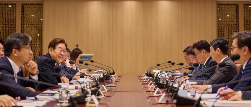 李 “추경 속도감 있게… 취약계층-소상공인 우선 지원”