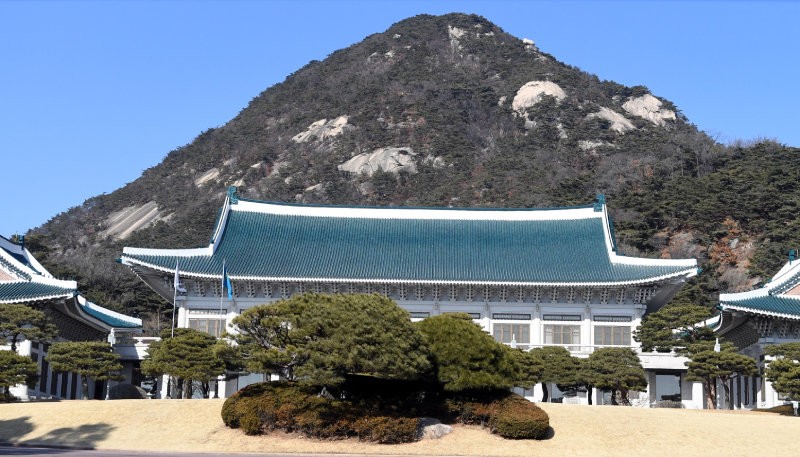 청와대 ‘한국형 웨스트윙’으로 리모델링 하자