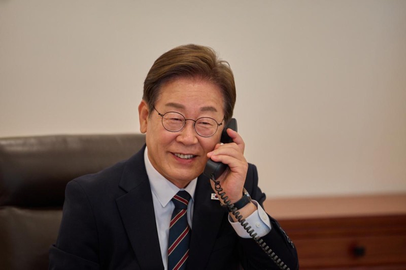 ‘이재명 <b>시계</b>’ 만들기로…李<b>대통령</b> “기대하셔도 좋다”