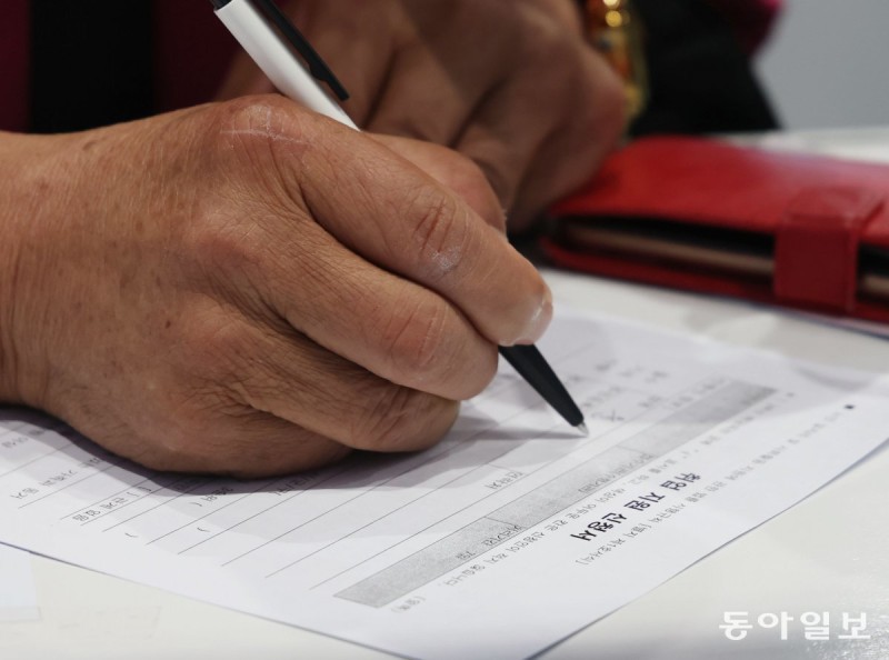 60세 이상 절반이 일한다, 700만명 처음 넘어