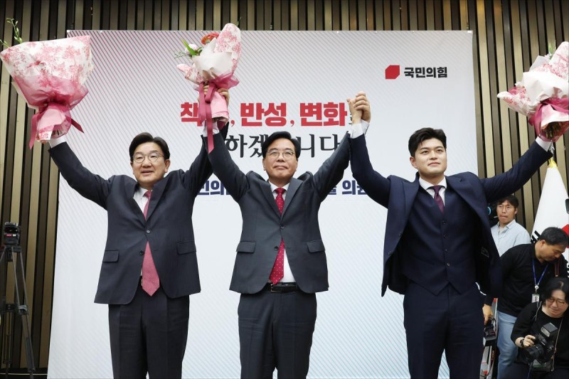 ‘개혁안 여론조사’ 즉답 안한 <b>송언석</b>…국힘 <b>쇄신</b> 어떻게?