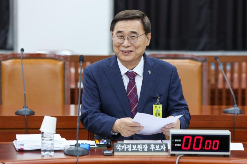 <b>이종석</b> 인사<b>청문보고서</b> 채택 <b>불발</b>…정보위 전체회의 취소