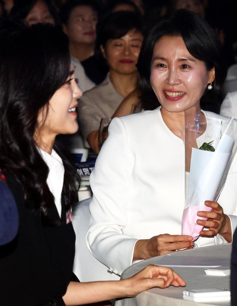 <b>김혜경 여사</b> 옆자리에 이부진…<b>여성기업</b>인 행사서 인사