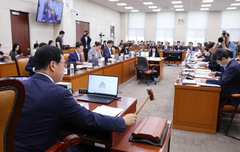 여야, 13조 소비쿠폰 추경안 합의처리… 野, 상법 이어 반대서 선회