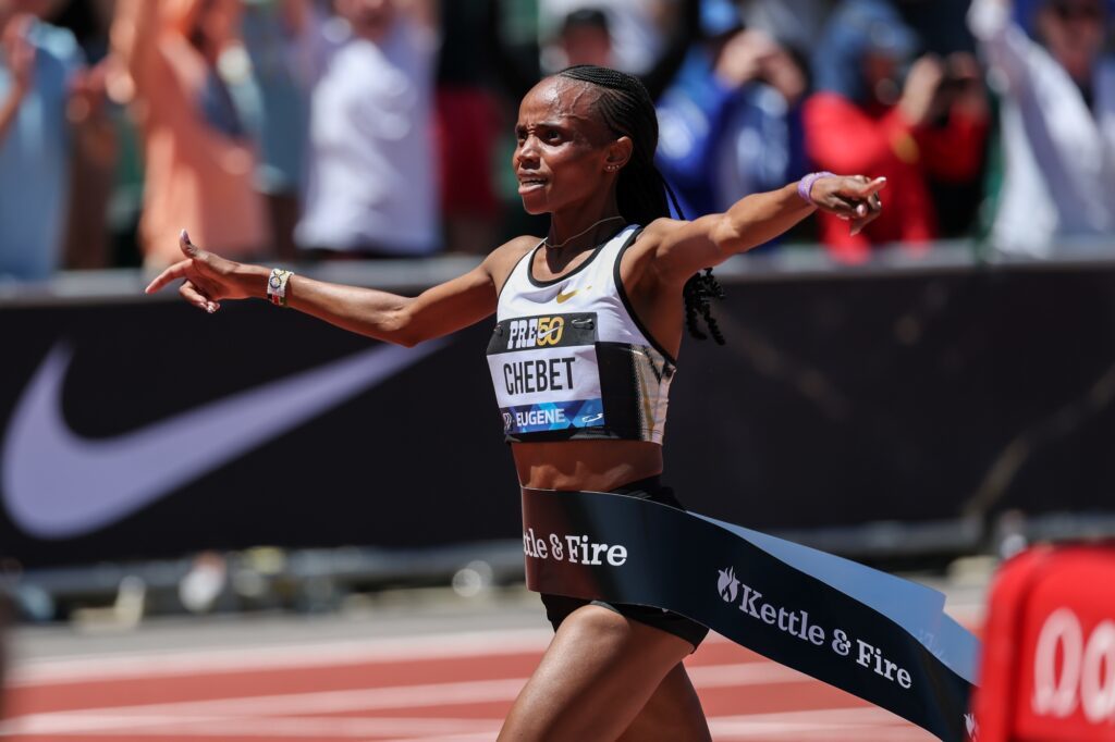 여자육상 5000m… 마의 14분벽 깨다