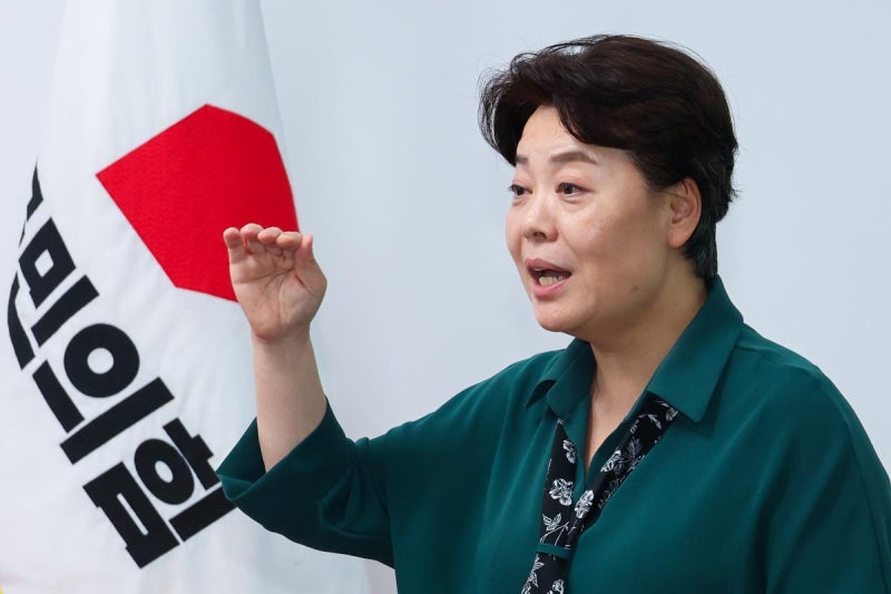 <b>국힘</b> 혁신위 “尹<b>부부 전횡</b> 사죄…당헌에 잘못된 과거 단절 새길것”
