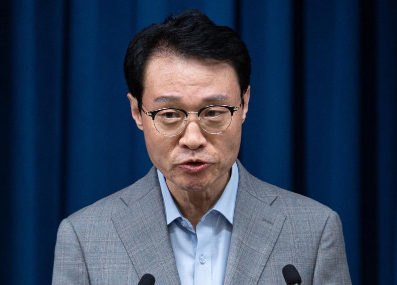 李 대통령 “무더위 쉼터 운영실태 신속히 점검…근로감독관 대폭 늘려...