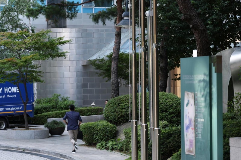 채상병<b>특검</b>, 尹부부 서초동 자택 <b>압수수색</b> 착수