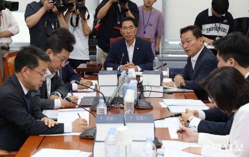 與, 더 센 <b>노란봉투법 처리</b>… 주한유럽상의 “한국서 철수할수도”