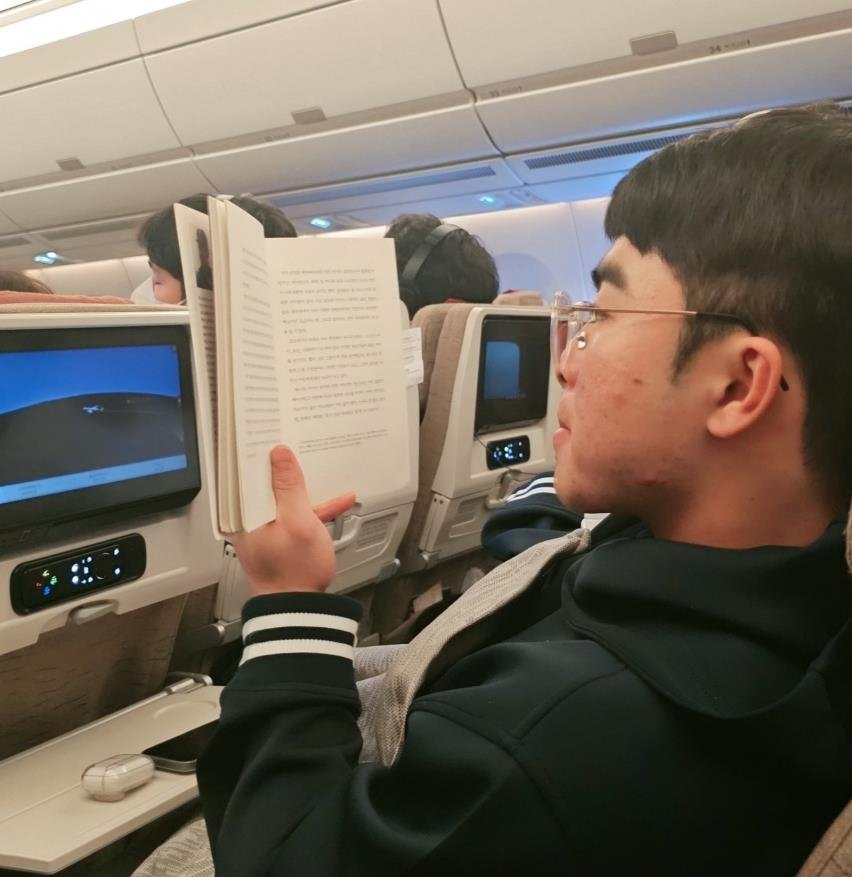 ‘끝내주는 타자’ <b>문현빈</b>, 독서로 ‘마음근육’ 단단