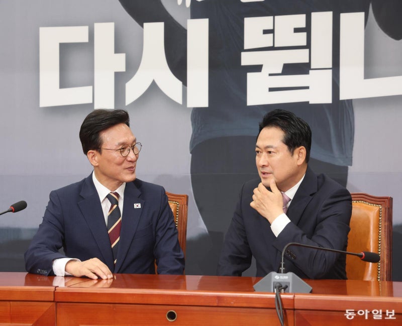 <b>김민석</b> 만난 <b>장동혁</b> “여야 손잡기엔 거리 너무 멀어”
