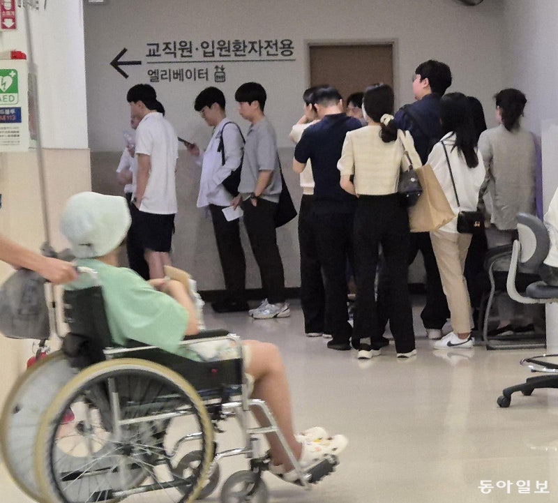 “전공의 돌아와 진료 숨통” “근무시간 단축 등 요구 지나쳐”