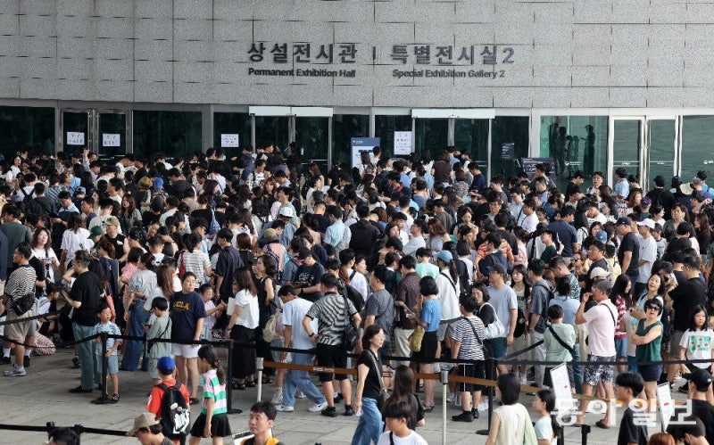 ‘케데헌’ 열풍에 오픈런 부른 국립중앙박물관의 과제[카를로스 고리토 한국 블로그]