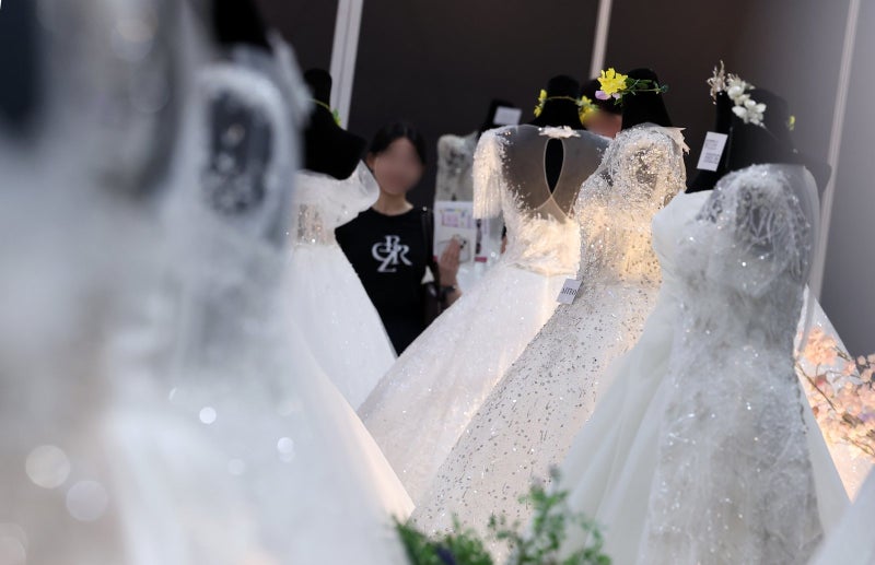 “국내 1위” “최저가” 거짓 광고 웨딩대행업체 제재