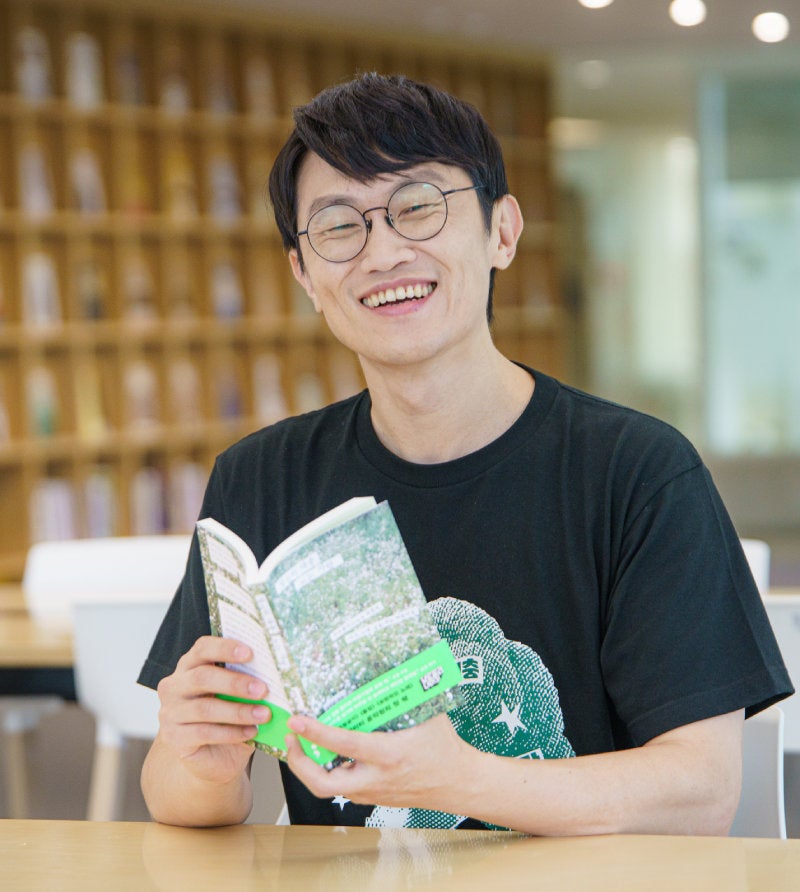 창작 20년… “열심히 대충해야 오래가죠”