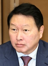 최태원 “기업 클수록 규제부담 커지는 제도 고쳐야”