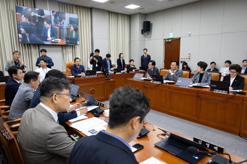 “<b>김현지</b>가 절대 존엄인가” 국감 <b>증인</b> 제외에 국힘 발끈