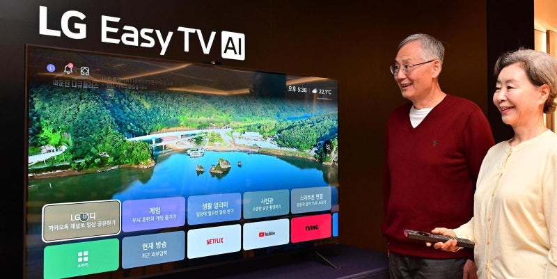 글자는 크게, 조작은 쉽게… ‘효자 TV’ 나온다