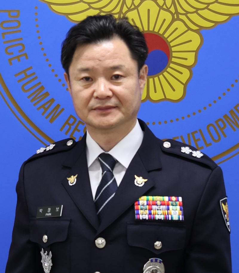 박정보 <b>신임</b> 서울<b>경찰청장 취임</b>…“경찰 활동, 시민 눈높이에서 공감끌...