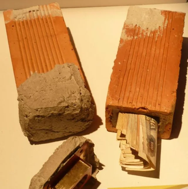 디지털 스톤, 게임 채팅방… 비밀 연락의 세계[정일천의 정보전과 스파이]