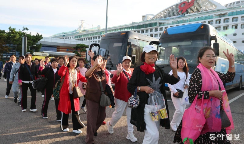 中단체관광객 무비자 입국 첫날 크루즈 타고 우르르