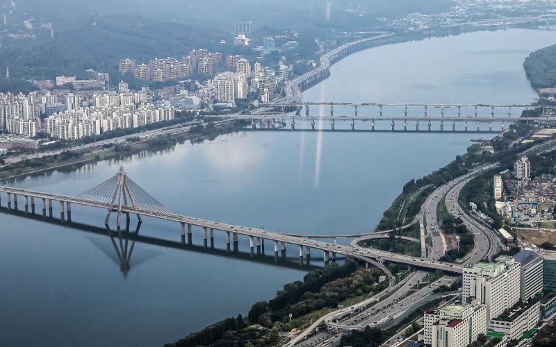 “한강벨트에 6년 동안 20만채 착공… 재개발-재건축기간 12년으로 단축”