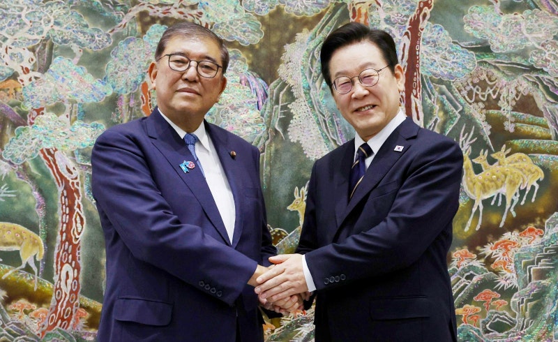李 만난 이시바 “역사 직시하는 용기 가져야”