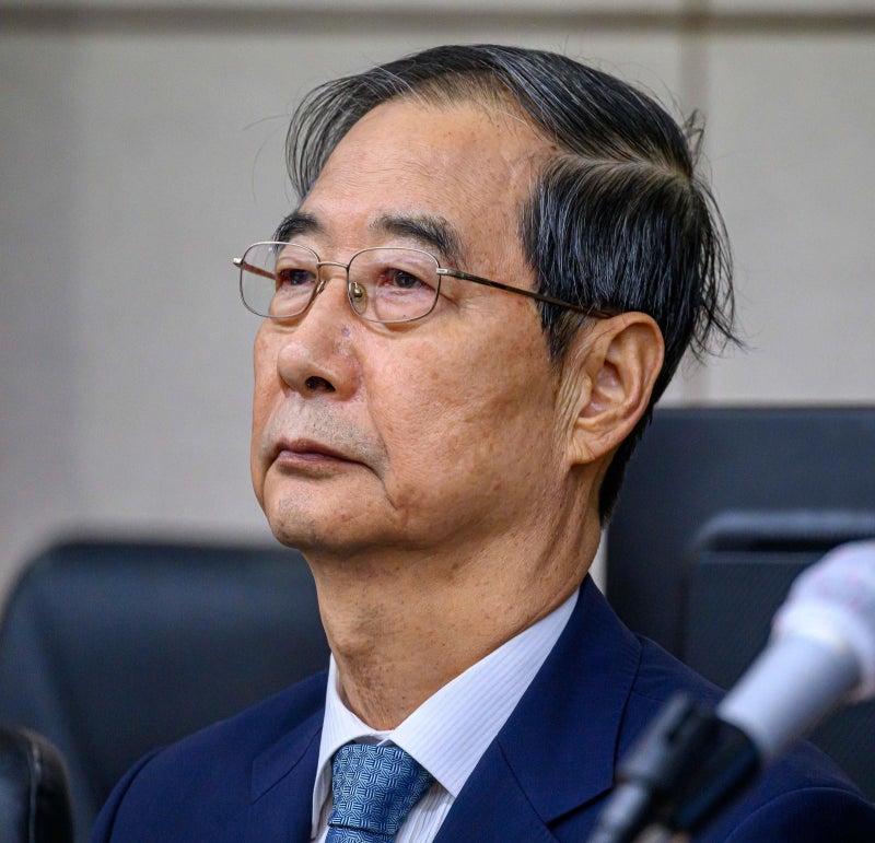 첫 재판 한덕수, 계엄 위헌 묻자 즉답 피해