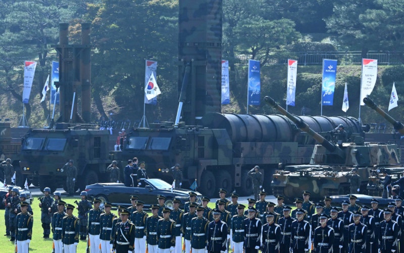 국군의 날 열병식에 등장한 ‘괴물 미사일’ 현무-5