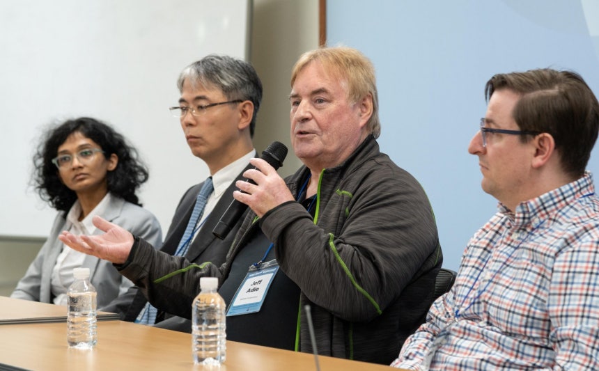 지난달 24일 제주 서귀포시 국립기상과학원에서 열린 ‘인공지능 초단기 예측 시범사업’ 워크숍에서 글로벌 빅테크 기상예보 모델 개발자와 기상기구 관계자들이 기자들의 질문에 답하고 있