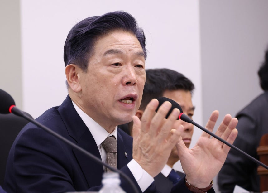 16일 세종시 정부세종청사에서 열린 국회 정무위원회의 국가보훈부, 국민권익위원회, 독립기념관 등에 대한 국정감사에서 김형석 독립기념관장이 의원 질의에 답변하고 있다.&#160;뉴시