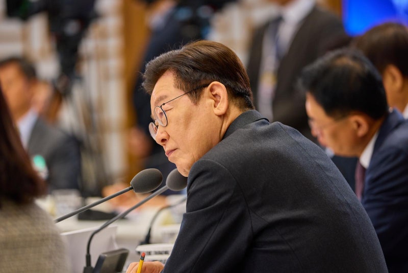李대통령 “<b>동남아 불법 구인광고</b> 긴급 삭제” 지시
