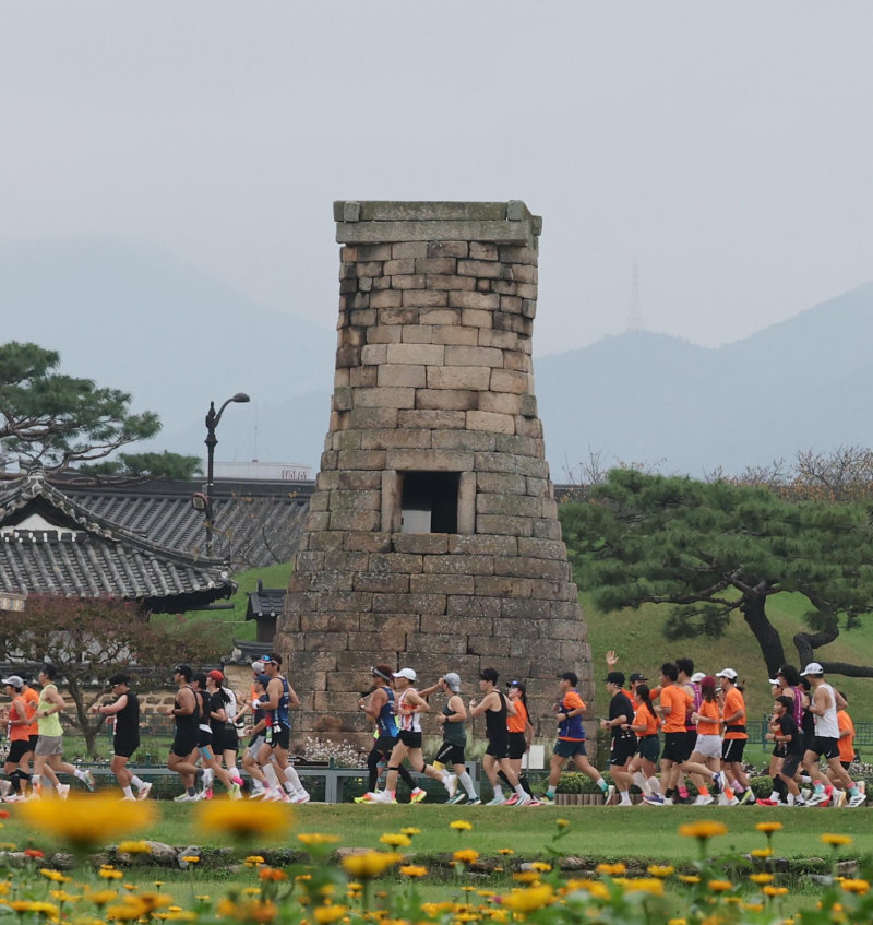 아일랜드 커틴 ‘무서운 독주’… 유럽 선수 첫 경주마라톤 우승