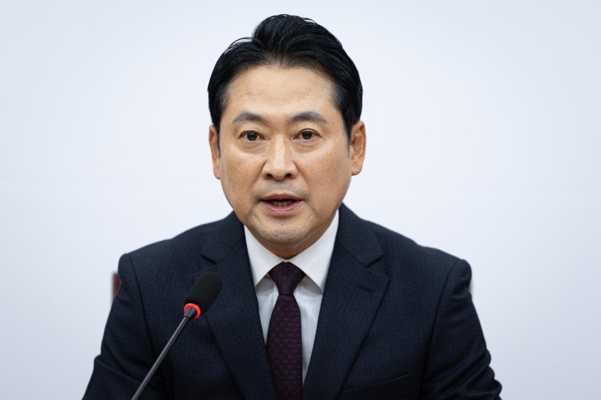 장동혁 국민의힘 대표가 17일 서울 여의도 국회에서 기자간담회를 하고 있다. 2025.10.17 뉴스1